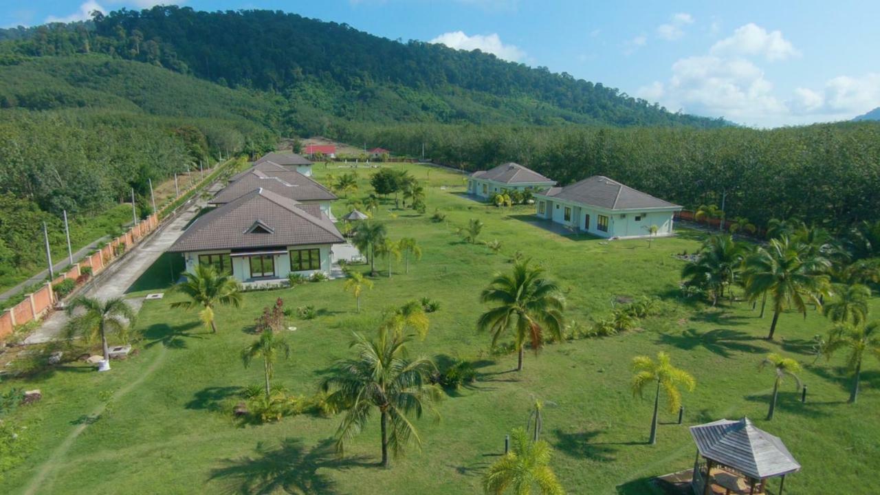 The Chabang Langkawiヴィラ エクステリア 写真